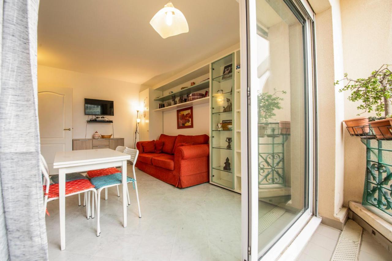 Victoria Appartement ม็องตง ภายนอก รูปภาพ